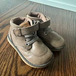 Stride Rite Quinn boots in chocolate color - 4M